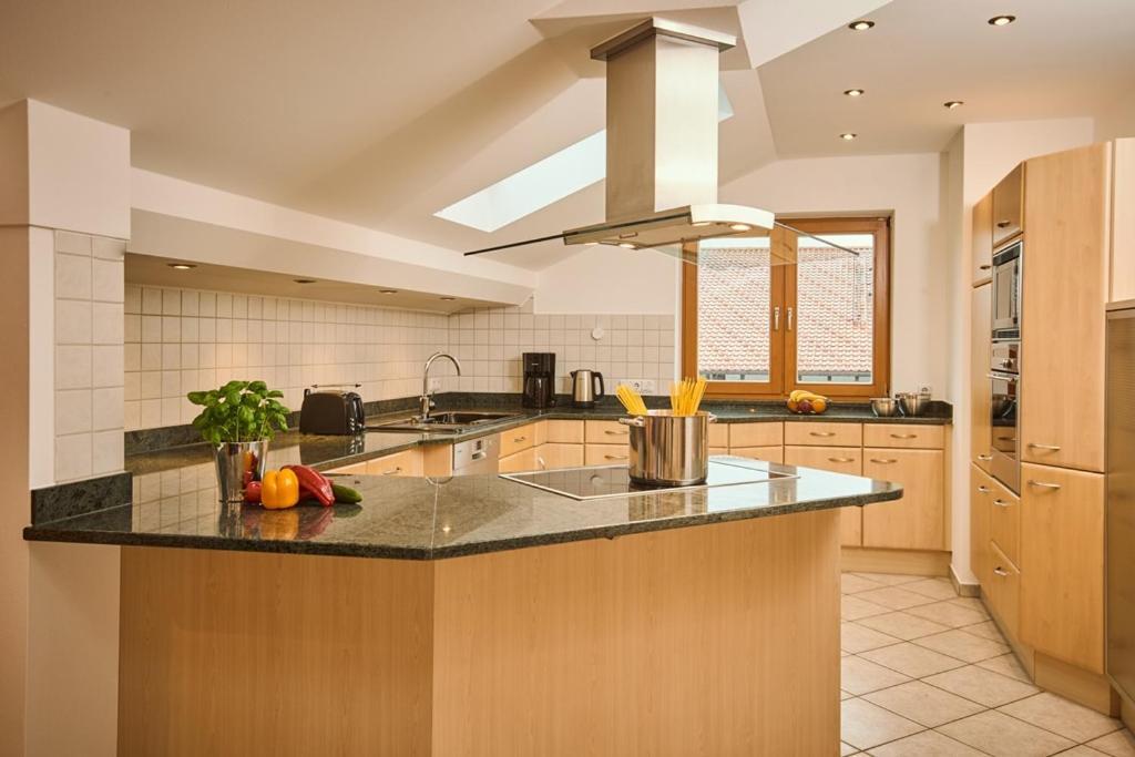 Hotel Seeblick & Ferienwohnung Bad Endorf Ngoại thất bức ảnh