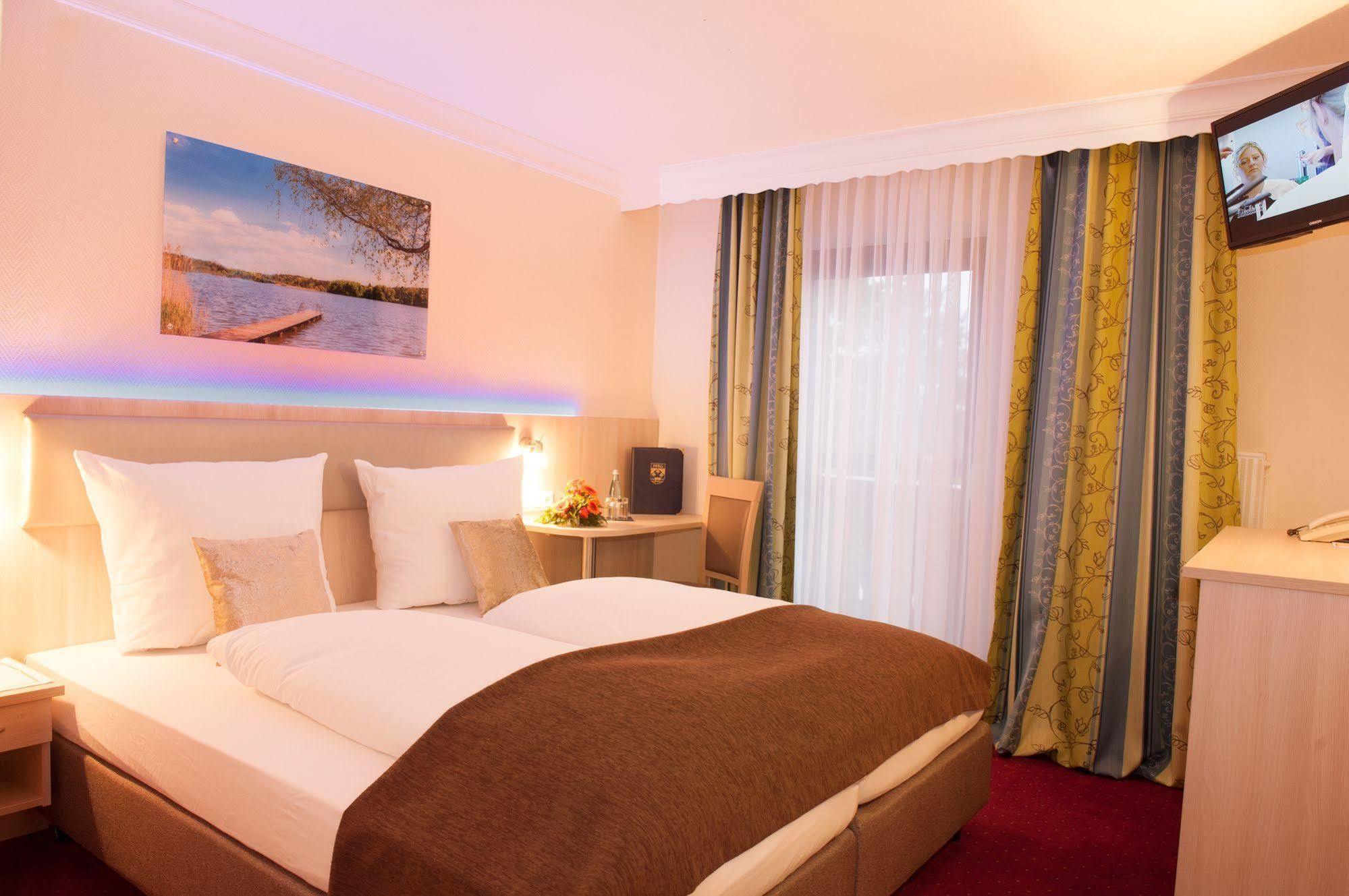 Hotel Seeblick & Ferienwohnung Bad Endorf Ngoại thất bức ảnh
